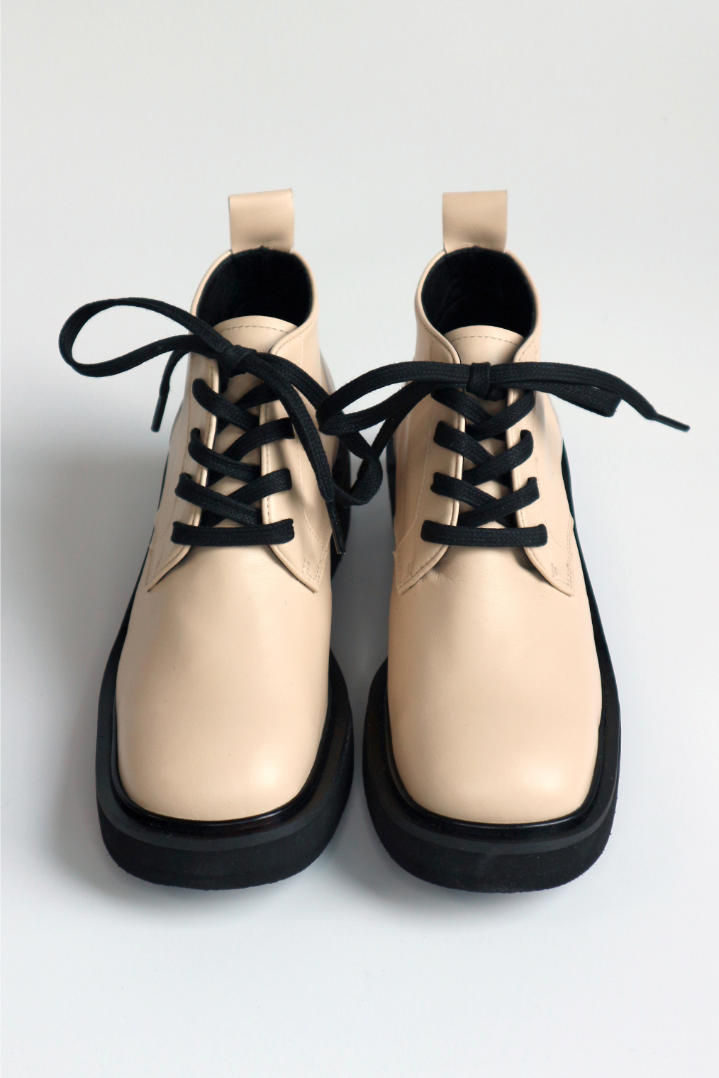 신발 크림 색상 이미지-S15L6